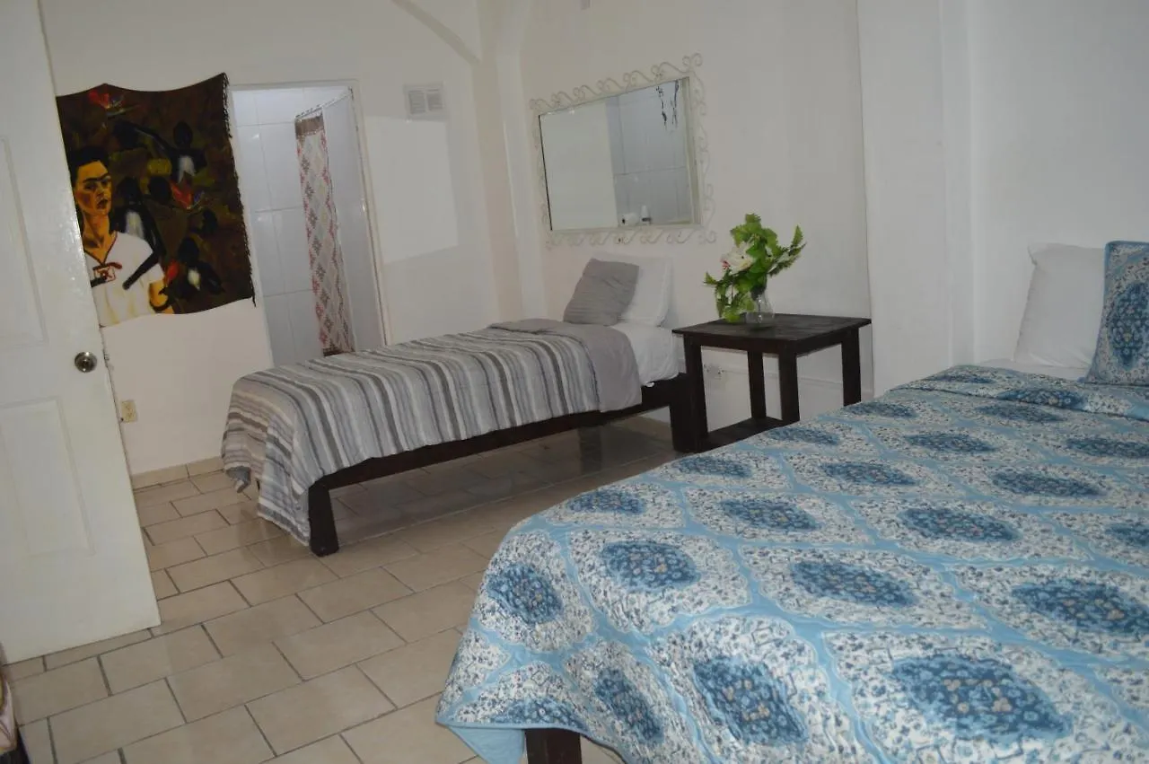 Alexandross Hostel Puerto Vallarta